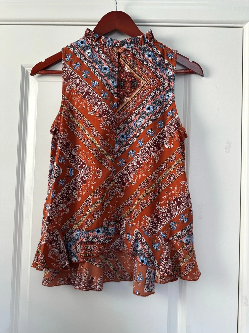 Xhilaration Rust Boho Medallion Ruffle Neck Tank Top Size Medium